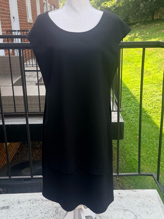 Lafayette 148 New York Dresses & Skirts - Sleek black Lafayette 148 New York layered shift dress. Size Large